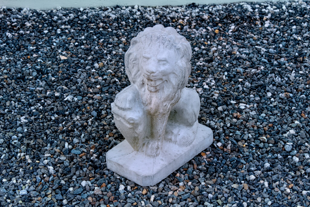 lion statue